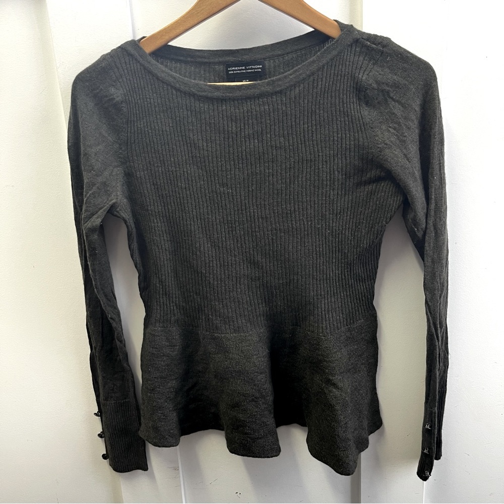 ⬇️$45 Adrienne Vittadini green 100% extra fine merino wool sweater size M